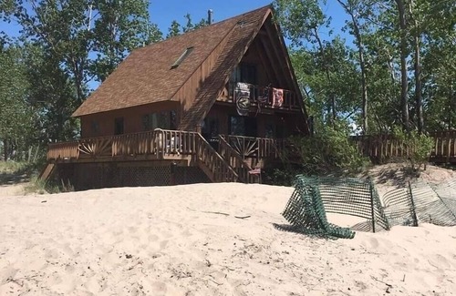 Pulaski House | Exclusive Beachfront Paradise