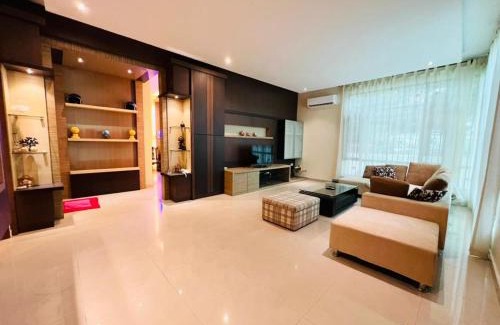 Miri House | Exclusive Bungalow Private & Peaceful in Miri Ocean Park 5BR