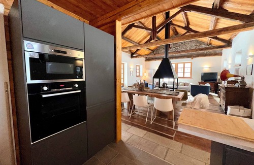 Cesana Torinese Ski Chalet | Exclusive chalet with direct access to ski slopes