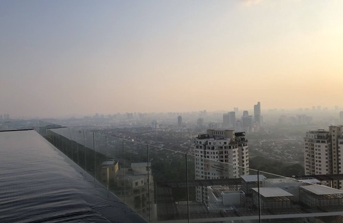 Pantai Dalam Condo | Exclusive City Retreat | Rooftop Pool & King Comfort