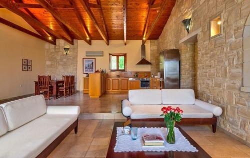 Asteri Villa | Exclusive Crete Villa Villa Myrrini 3 Bedroom Private Pool Rethymnon