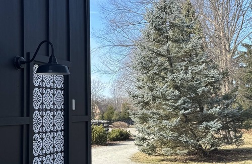 Fishers Cabin | Exclusive Gated Luxury Lodge Retreat Estate +Rec Barn in Hamilton County 10 acre