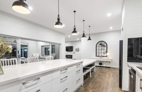 Lower Chittering House | Exclusive Hamptons Country Oasis Property