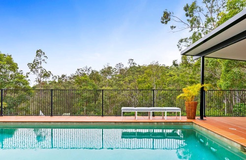 Mudgeeraba House | Exclusive Hinterland 8 Bed 4 bath Villa with Pool