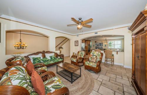 Indian Rocks Beach House | Exclusive Isla Bonita