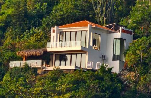 Puerto Angel Villa | EXCLUSIVE OCEANFRONT Casa Di Luca