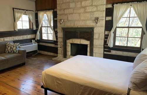 Downtown San Antonio Cabin | Exclusive Riverwalk Venue in the heart of downtown!