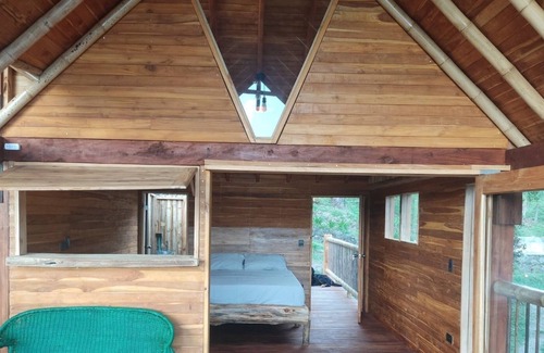 Girardota Bed & Breakfast | Exclusive Teak Room Cabains