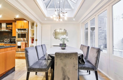 Belgravia House | Exclusive Townhouse next to Harrods.