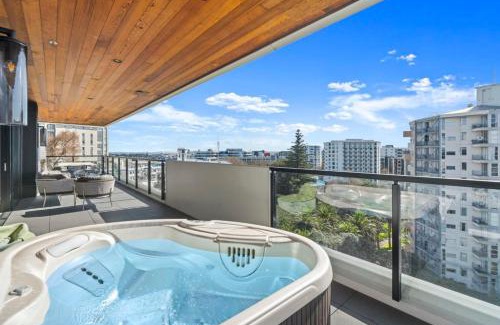 Newton Apartment | Exclusive Urban Apartment Entire Floor Hot Tub