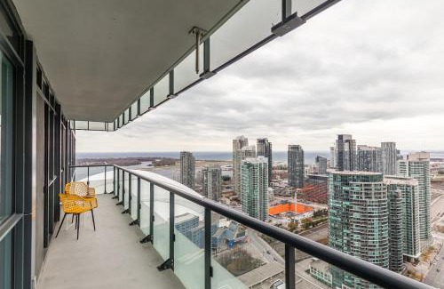 Toronto Entertainment District Apartment | Executive 2 Bedroom 2 Bathroom Condo in Downtown Toronto