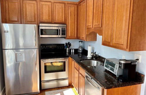 Historic District - North Condo | Executive and Snowbird rental on Crawford Square fully furnished