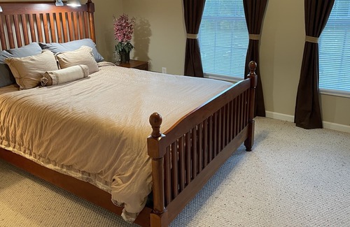 Gaithersburg Apartment | Executive Apartment On Private Estate -Organic Farming - Eggs ,Meats & More