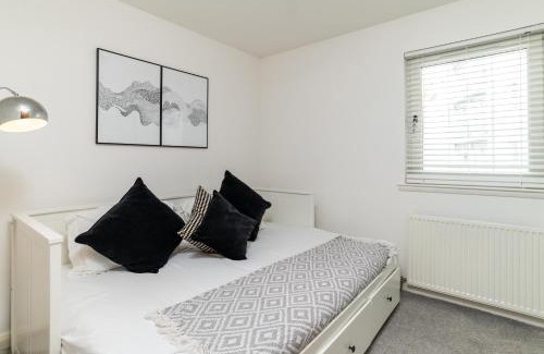 Central Aberdeen Apartment | Executive Apartment, Free Parking, West End