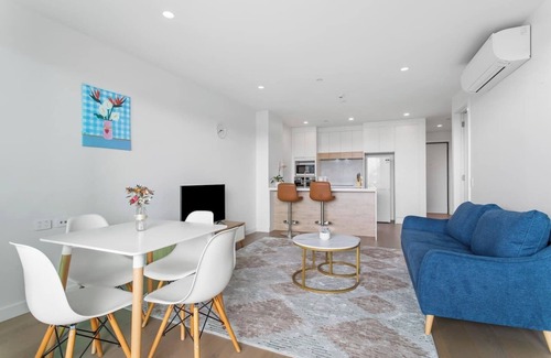 Epsom Apartment | Executive Apartment w carpark