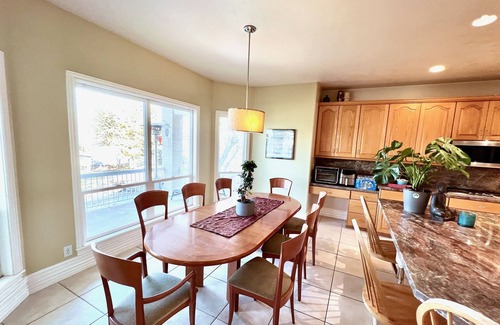 Draper House | Executive Family home in upscale area