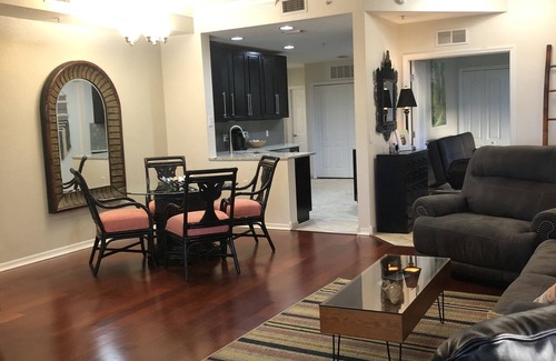 Gateway House | Executive golf course condo on the 10th green