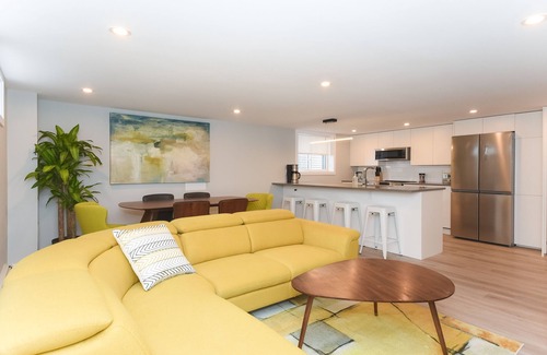 Ottawa Division Apartment | Executive high end 3 bdrm, 3 baths lower apt