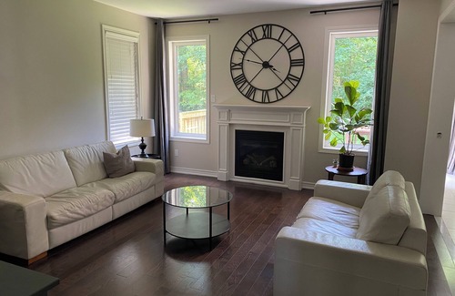 Bowmanville House | Executive Home Away From Home