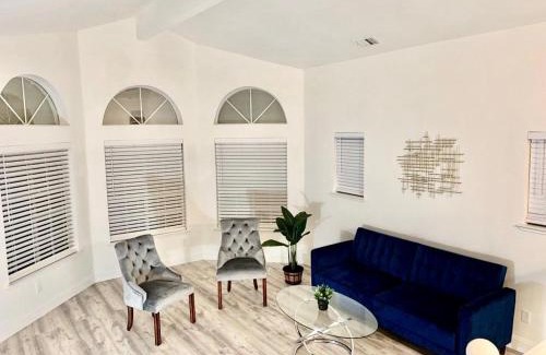Folsom Villa | Executive home in a serene park like setting