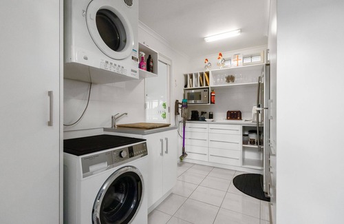 Riverside House | Executive Home, Stunning Location, Launceston