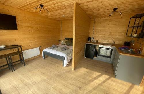 Knockaderry Cross Roads Cabin | Executive Pod and Jacuzzi 2