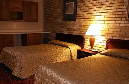 Waxahachie Hotel | Executive Inn and Suites Waxahachie