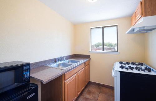 Eagle Pass Hotel | Executive Inn & Kitchenette Suites-Eagle Pass