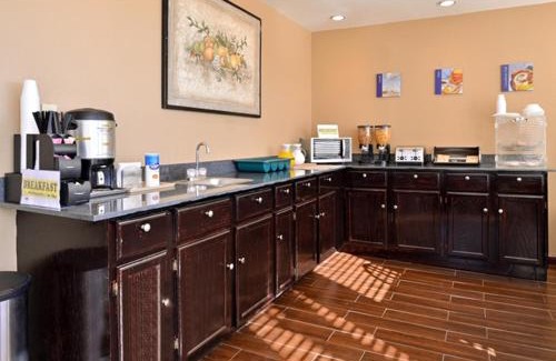 Edmond Hotel | Executive Inn
