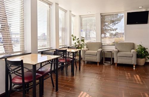Edmond Hotel | Executive Inn