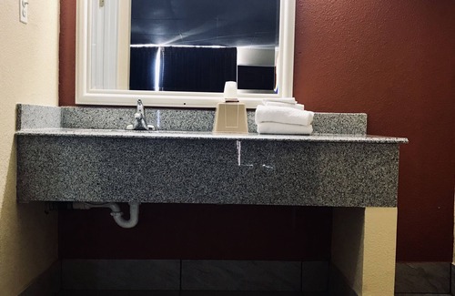 Texarkana Hotel | Executive Inn