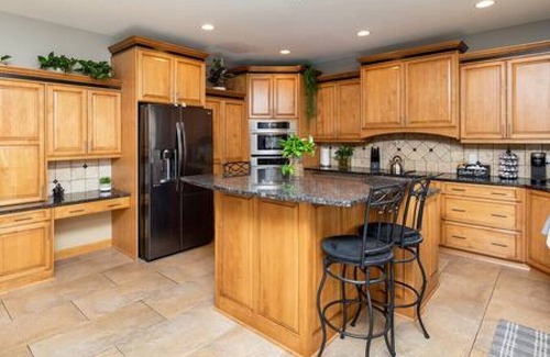 West Des Moines House | Executive Living 2min to Jordan Creek 6 bed/5 bath near Jordan Creek Mall!