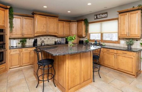 West Des Moines House | Executive Living 2min to Jordan Creek 6 bed/5 bath near Jordan Creek Mall!