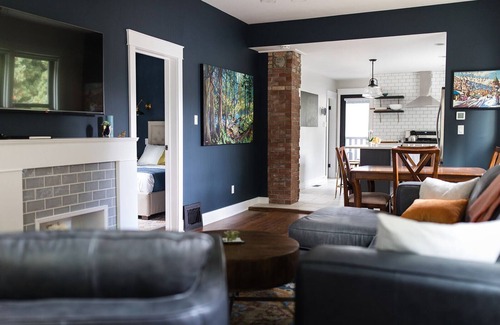 Nelson House | Executive Luxury heritage home with lake views minutes from shops, beach & ski!