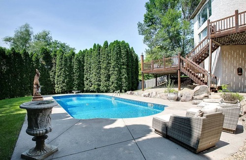 Plymouth House | Executive Plymouth Home With Large Private Pool & Billiards Room