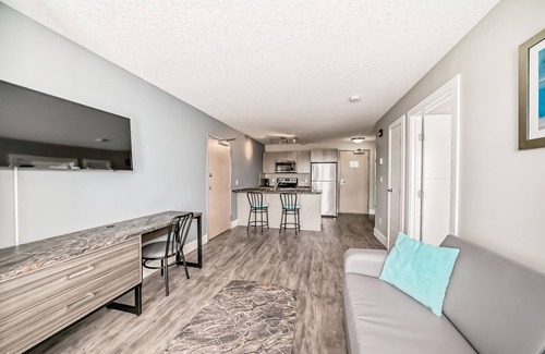 Red Deer Apartment | Executive Queen Bedroom Suite