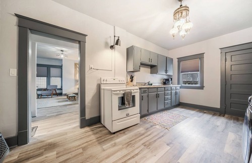 Appleton Apartment | Executive Retreat: Furnished, Yard, Parking and Blocks From Downtown Appleton