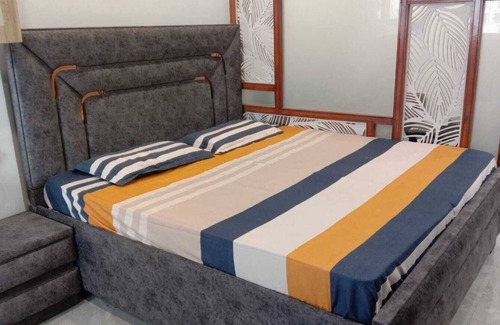New Delhi Apartment | Executive Studio Apt in Moti Nagar West Delhi