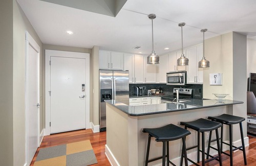 Heartside Condo | Executive style condo on the strip
