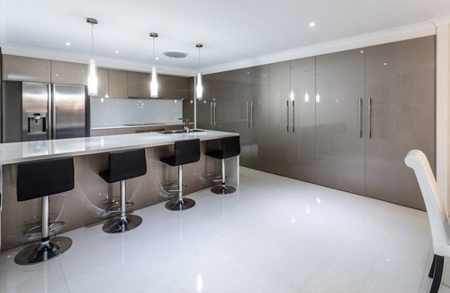 Newport Apartment | "Executive Style & Location" - Newport Q 4020
