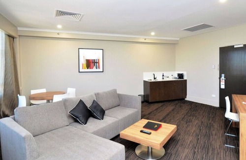 Townsville Hotel | Executive Suite CBD Townsville