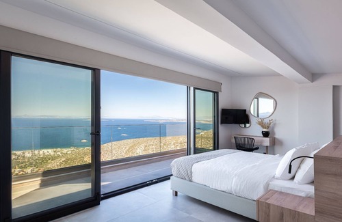 Saronikos House | Executive Suite By Saronida Hills