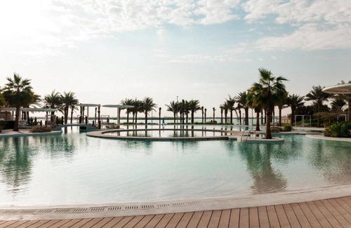 Abu Dhabi Apartment | Executive Suite Near Khor Al Maqta Park