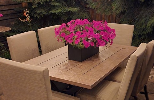 Rosemount House | Executive, walkable, 2Bath, near 401 & 8, patio, BBQ, multi monitors, Xbox