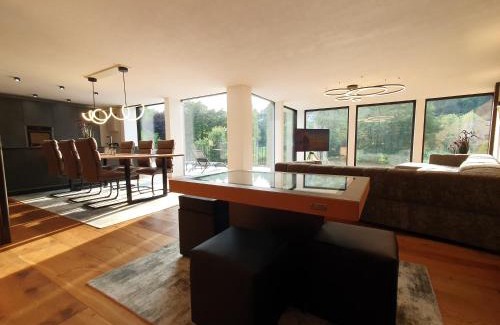 Hinterzarten Apartment | Exklusive King Suite mit Game Table in Hinterzarten