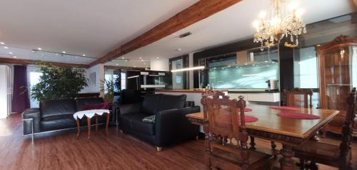 Klettgau Apartment | Exklusive LOFT-Wohnung, nur 30 Min von Zürich