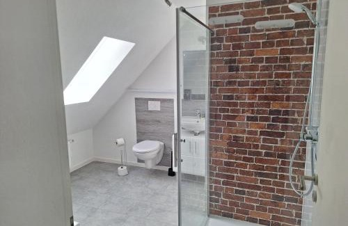 Melsungen Apartment | Exklusive Wohlfühloase mit 7 Einzelbetten großer Balkon MwSt ausweisbar in toller Lage von Melsungen
