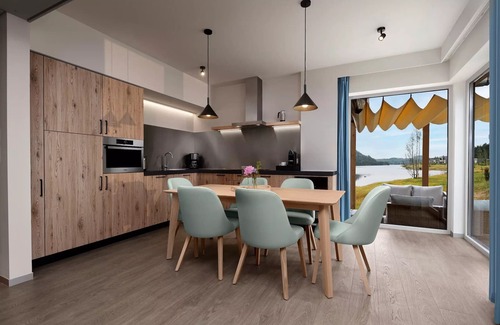 Lanklaar House | Exklusives Ferienhaus mit Seeblick für 6 Personen