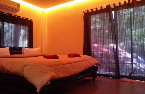 Bai Lan Hotel | Exotic Bungalows