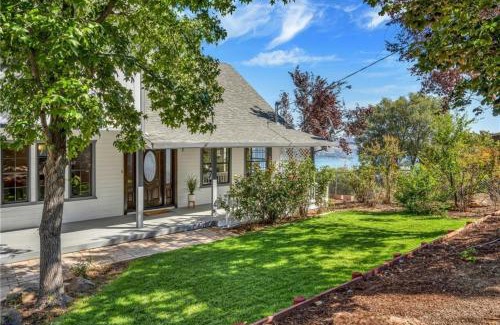 Kelseyville House | Exotic Lake View & Luxury living w AC, King beds, Pool tbl, Ping-Pong, BBQ, Deck, Boating, fishing, Hiking